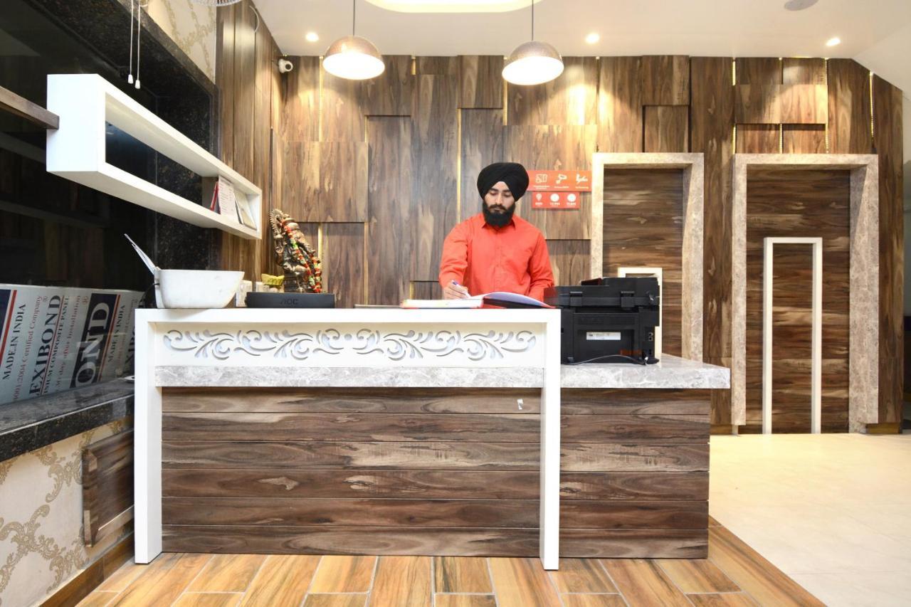 Hotel Ricky International Amritsar Exterior foto